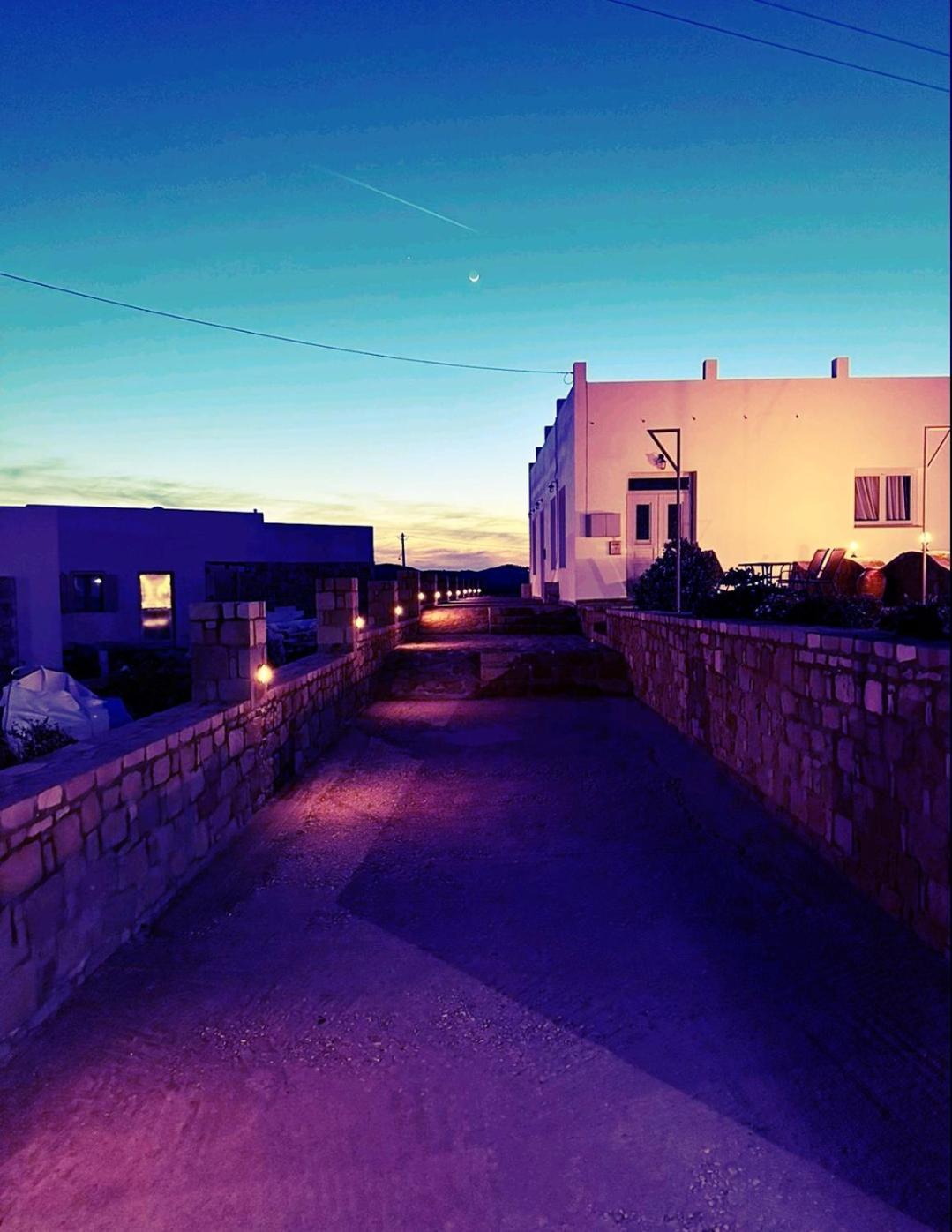 Sea, Sunset & Garden View Parasporos Houses, Milos Adamantas Exterior photo